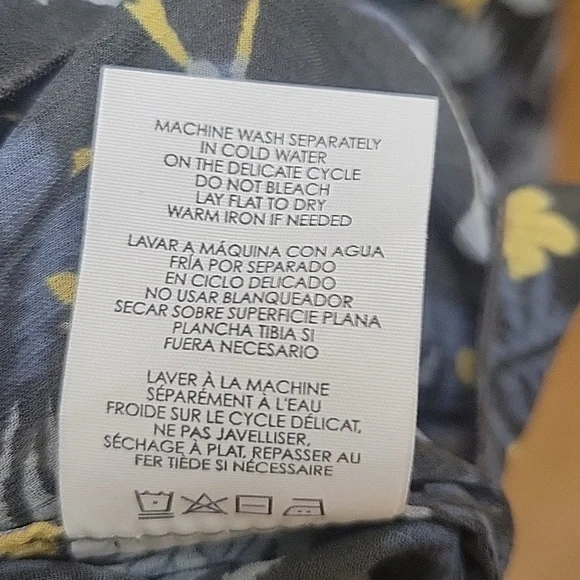 Cabi Floral V Neck Chiffon Sheer Layered size S - Picture 10 of 10